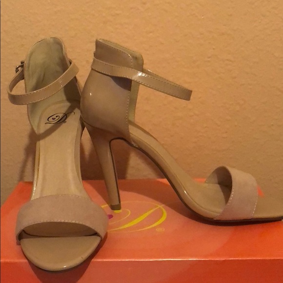 Shoes | Womens Nude Heels Us Size 8 12 | Poshmark